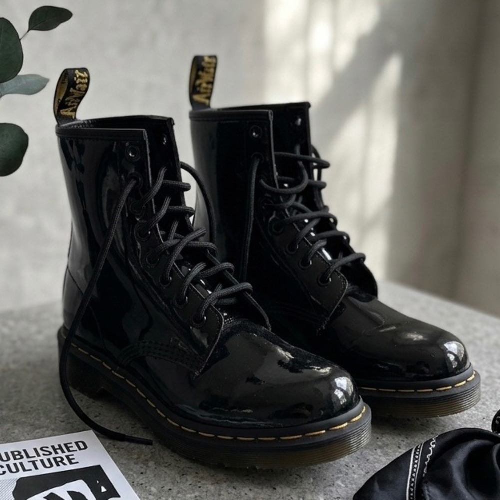 Dr. Martens 1460 Black Patent Leather Lace Up 8 Eye Boots Womens Sz 6